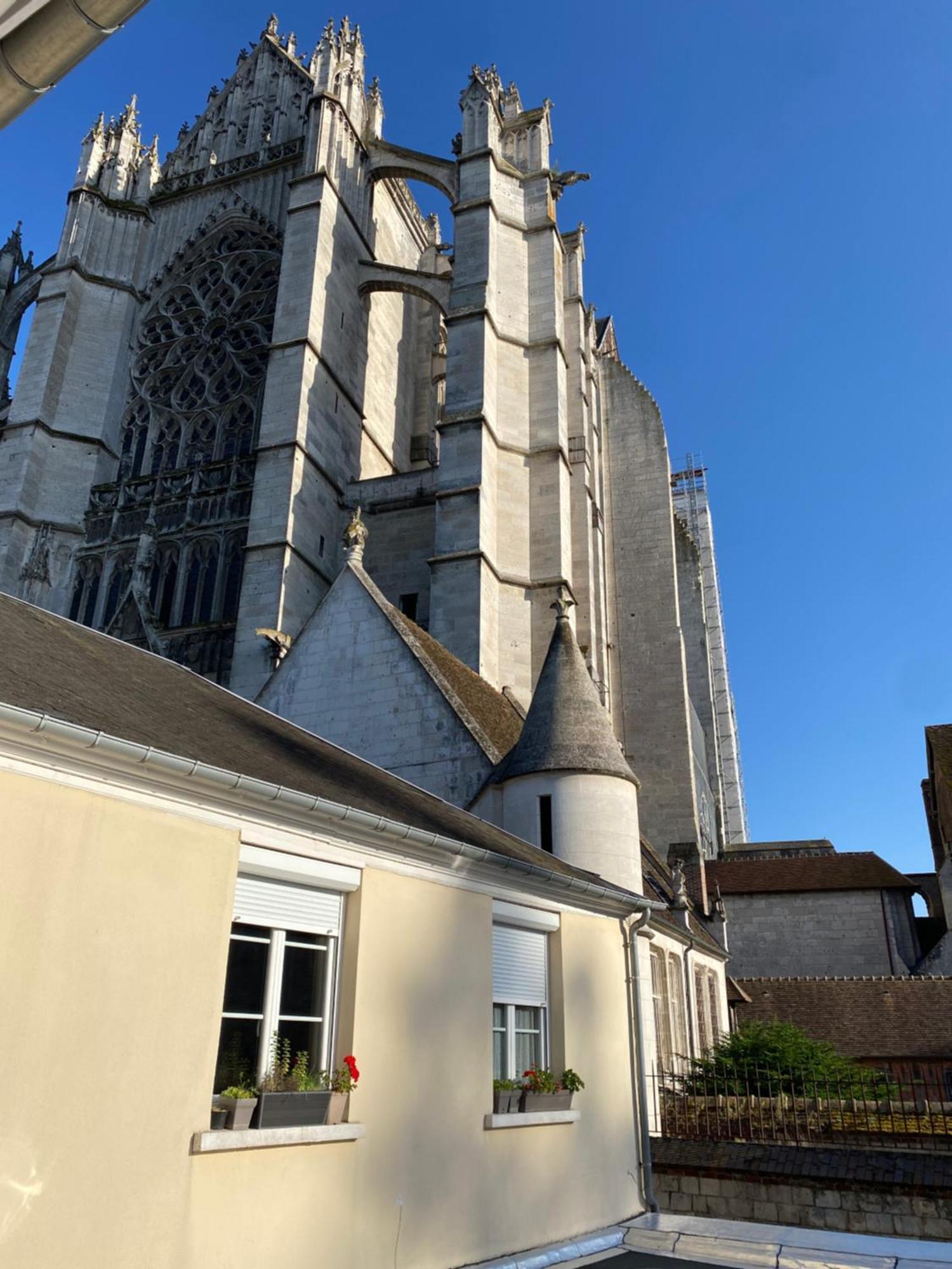 Appartement Hyper-Centre Vue Cathedrale بوفيه المظهر الخارجي الصورة
